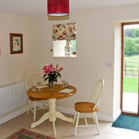 Hollins Wood Bothy Villa Wortley ภายนอก รูปภาพ